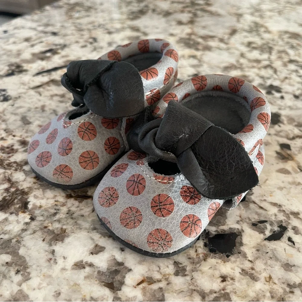 Freshly Picked Basketball Mocassins - Size 1 (US 2.5)